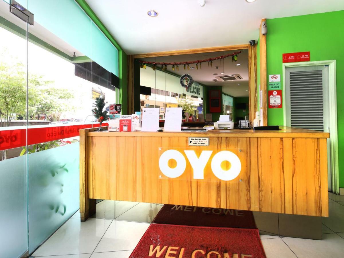 Super Oyo 496 Hotel De Eco Inn Klang Exterior photo